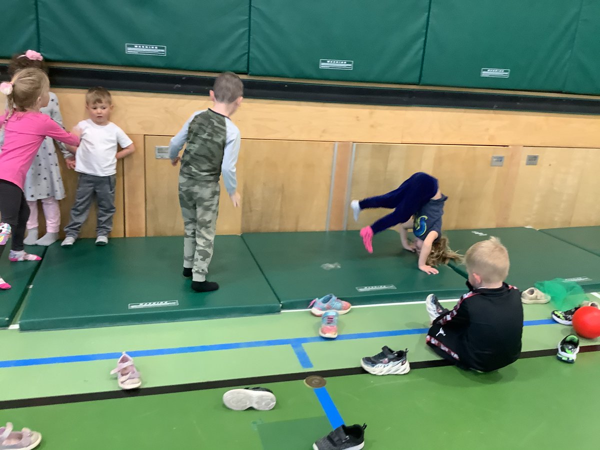 JBrentECE's tweet photo. A shared her gymnast instructor talents.
A: This is how you somersault. Now tuck your head like this. Now push your feet. Good job! You did it!
Now we’re gonna do a little spin. Put your leg up and do like this.
#OpenPlay during gym time #PeerModel https://t.co/ZEGEEsgvzb