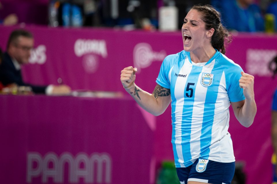 Las <a href="/BMRemudas/">Rocasa Gran Canaria</a>  <a href="/SilviNavarro16/">𝕊𝕚𝕝𝕧𝕚𝕒 ℕ𝕒𝕧𝕒𝕣𝕣𝕠 𝟙𝟞</a>  Almudena Rodríguez <a href="/albaspugnini13/">Albaspugnini13</a>  y <a href="/maanupi/">Manu Pizzo</a>  disputarán durante torneos oficiales con sus selecciones.
🖥️wp.me/p7LThW-HgV