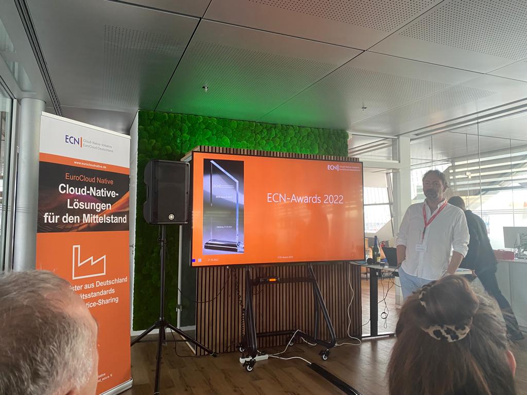 Wir sind gespannt, die Verleihung der #ECNAwards beim <a href="/ECNSummit/">Enterprise Cloud Native Summit</a> hat gerade begonnen! Wir sind mit <a href="/emGORA_EU/">emGORA_EU</a> &amp; <a href="/CoVersatile/">CO-VERSATILE project</a> in der Kategorie #bestcustomerproject nominiert!

Viel Glück an <a href="/liz_ock/">Liza Ocklenburg</a>, der das Projekt vorstellen wird!

<a href="/eco_de/">eco e.V.</a> <a href="/EuroCloud_DE/">EuroCloud Deutschland_eco e. V.</a>