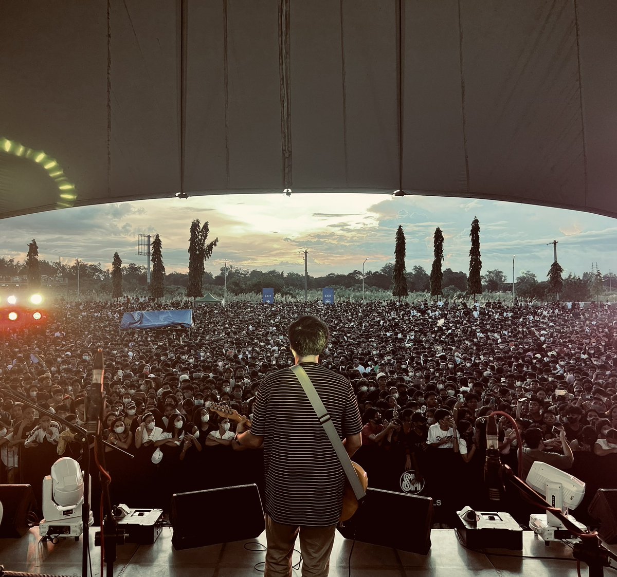 Suddenly Monday (@mondaysuddenly) on Twitter photo Ika-23 ng Oktubre
Mayonnaise 20th Anniversary Tour
SM City Pampanga
Hindi namin inaasahan ang pag-ulan ng suporta at pagmamahal galing sa inyo.
Maraming salamat! Sana maulit โto.
<a href="/mayonnaisemusic/">#mayonnaiseworldwide</a>
@yrmusicofficial
<a href="/smcitypampanga/">SM City Pampanga</a>
#Mayo20 #YRmusic #SuddenlyMonday Ika-23 ng Oktubre
Mayonnaise 20th Anniversary Tour
SM City Pampanga
Hindi namin inaasahan ang pag-ulan ng suporta at pagmamahal galing sa inyo.
Maraming salamat! Sana maulit โto.
<a href="/mayonnaisemusic/">#mayonnaiseworldwide</a>
@yrmusicofficial
<a href="/smcitypampanga/">SM City Pampanga</a>
#Mayo20 #YRmusic #SuddenlyMonday