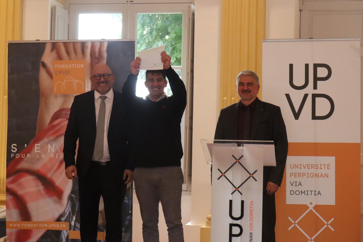 Aujourd'hui, la Fondation UPVD accueillait la remise de diplômes de la promotion 2021/2022 VAE Collective de salariés de la Banque Populaire du Sud 🎉 👉 fondation.upvd.fr/insertion-prof…