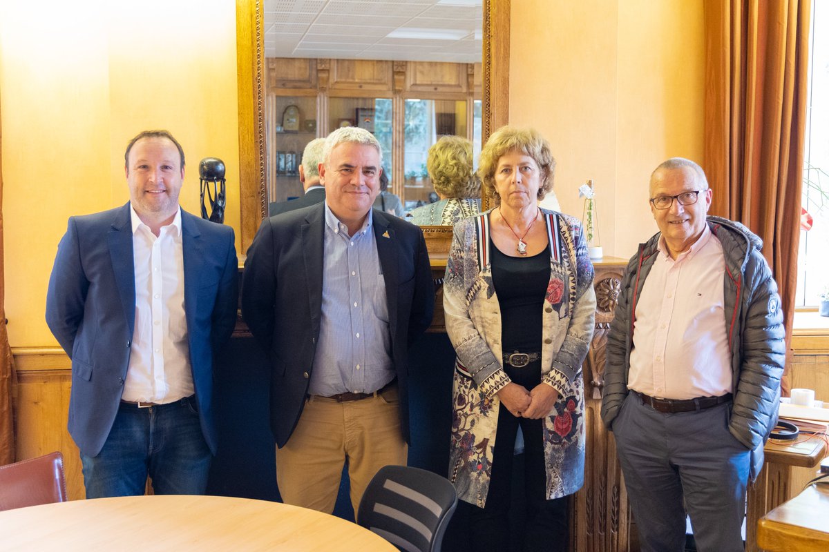 IAE Limoges (@iae_limoges) on Twitter photo #IAE | 🙂 L'<a href="/iae_limoges/">IAE Limoges</a> a eu l'honneur de recevoir aujourd'hui Éric LAMARQUE, président d'<a href="/IAEFRANCE/">IAE FRANCE</a>. Une visite pour affirmer l'importance des sciences de gestion au sein des IAE et des Universités 🙂
#Ecole #Management #Universite #EspritIAE #IAE | 🙂 L'<a href="/iae_limoges/">IAE Limoges</a> a eu l'honneur de recevoir aujourd'hui Éric LAMARQUE, président d'<a href="/IAEFRANCE/">IAE FRANCE</a>. Une visite pour affirmer l'importance des sciences de gestion au sein des IAE et des Universités 🙂
#Ecole #Management #Universite #EspritIAE