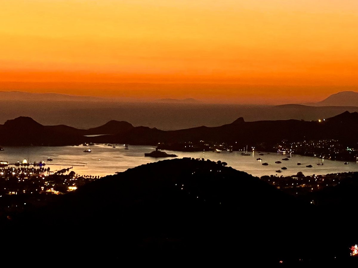 Karanlık aydınlıktan, yalan doğrudan kaçar. 

GÜNEŞ yalnız da olsa etrafına ışık saçar. 

Üzülme, doğruların kaderidir yalnızlık. 

Kargalar sürüyle, KARTALLAR 🦅 yalnız uçar 

Yarın Güneş #Bitci yatırımcıları için doğsun .