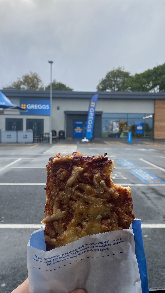 MaxThorne33's tweet photo. @GreggsOfficial erm do i get a refund with my cremated pizza? https://t.co/WGCMInG9PL