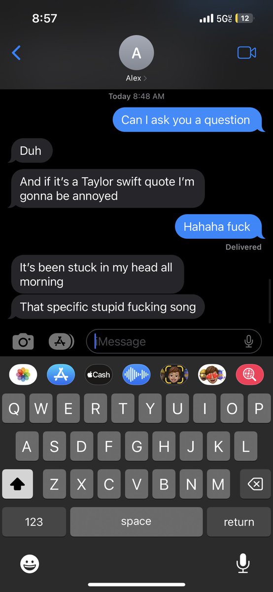 BatmanBrad5's tweet photo. .@taylorswift13 I Travis Tritt https://t.co/5uCJ0OcaEg
