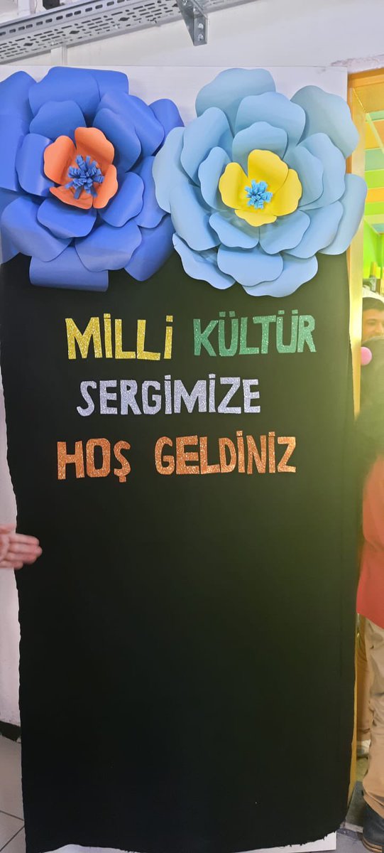pendikbuharaio's tweet photo. Okulumuz 4. sınıf öğrencilerimizin hazırladığı Milli Kültür sergimizin açılışı okul müdürümüz Fatih Esnemez tarafından yapılmıştır. Tüm öğrencilerimizin gezerek milli kültürümüzü tanıma şansı bulduğu sergimizde emeği geçen tüm öğrencilerimizi ve öğretmenilerimizi tebrik ederiz. https://t.co/P5PdHVD8iN