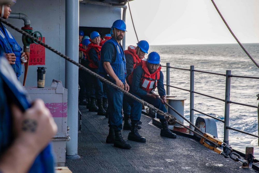mapleleafnavy's tweet photo. Deployed with the Gerald R. Ford Carrier Strike Group, USS Ramage #DDG61 Sailors handle line during a replenishment-at-sea with the Royal Canadian supply ship MV Asterix. US Navy photos. https://t.co/azEdLnJhpn