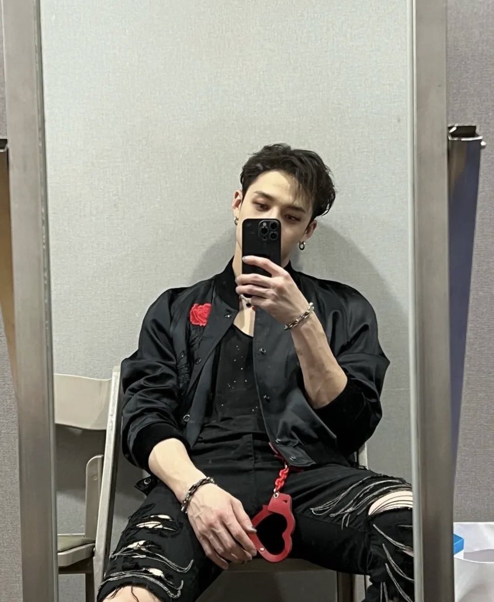 beyondyasmin's tweet photo. ARE YOU FUCKING KIDDING ME CHRISTOPHER BANG CHAN ?????? https://t.co/5J8DUvt00D