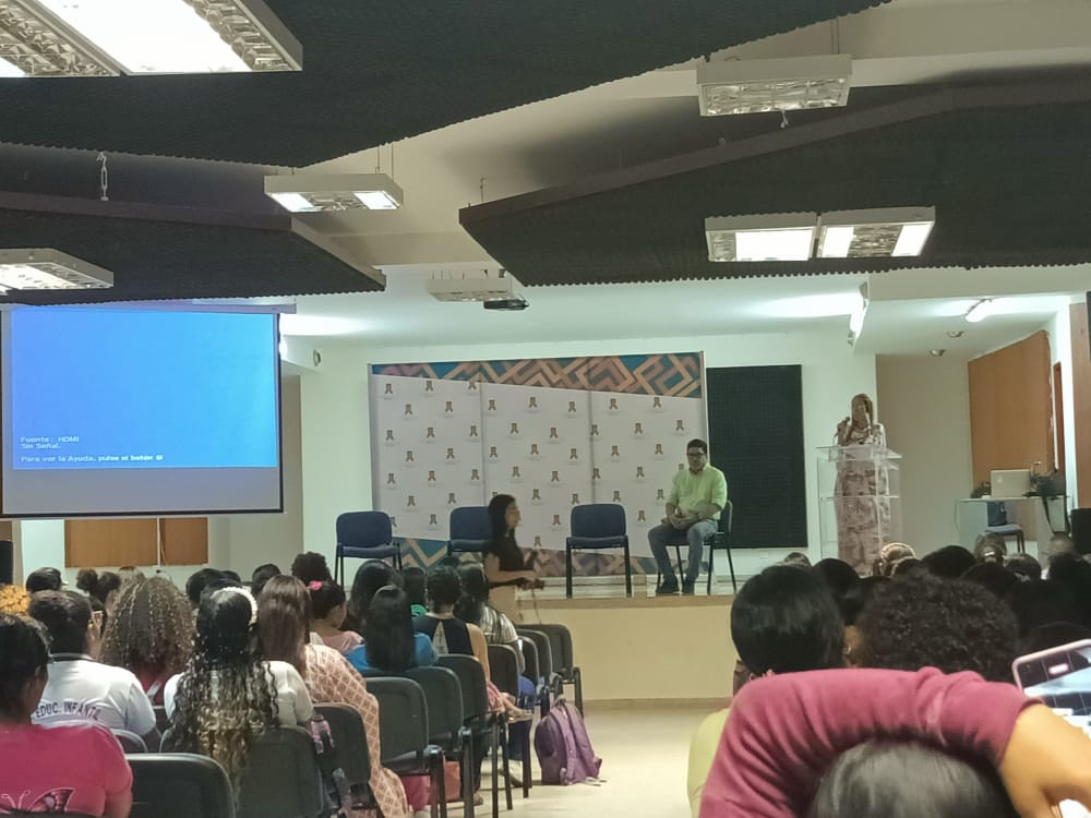 EdilmaGonzlez7's tweet photo. #XISimposio
#InvestigacionFormativa
#EducacionInfantil
#UniguajiraMaicao https://t.co/tiREtgTmKo
