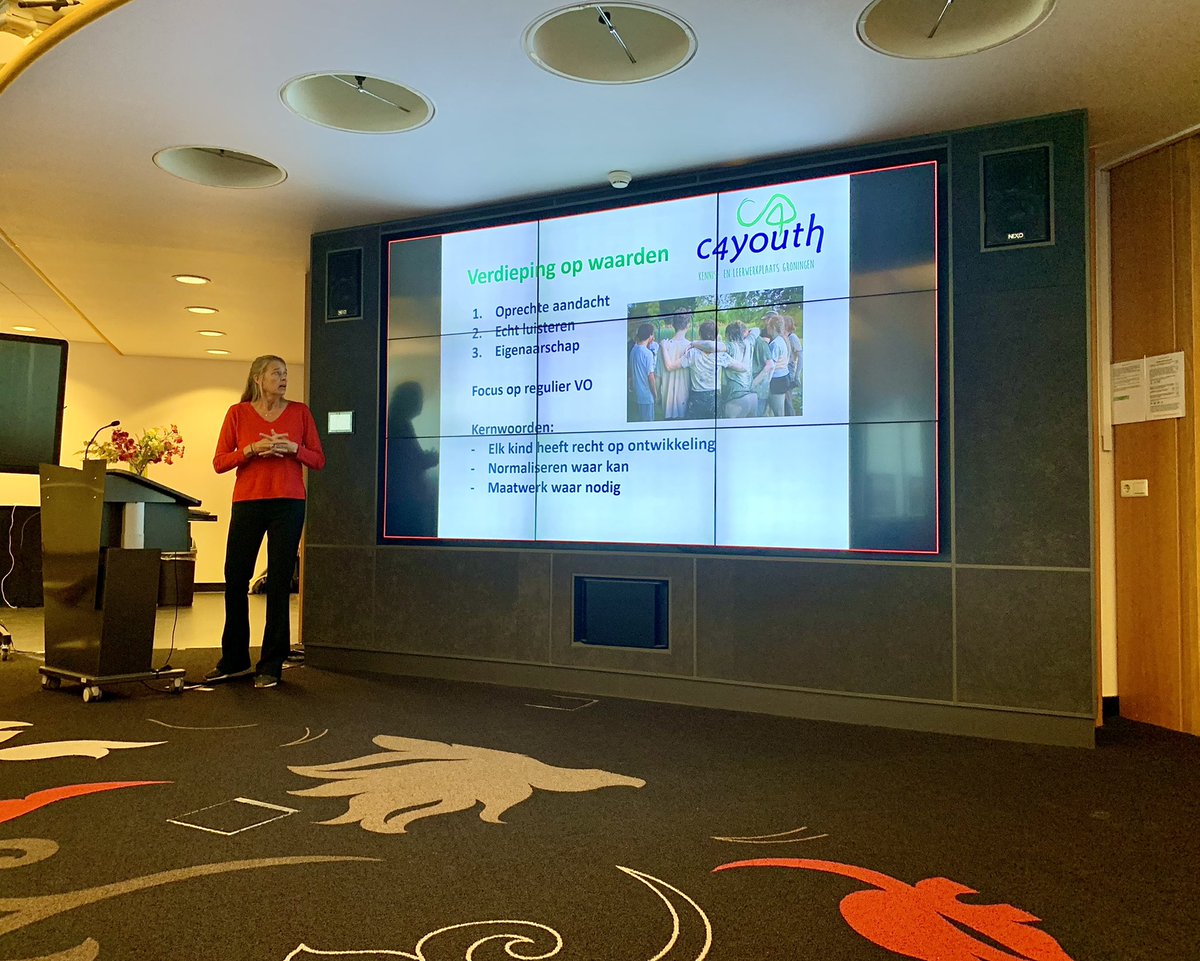 Deze week met de stuurgroep van #C4Youth de stand van zaken rond de verschillende ateliers doorgenomen: ‘Samenhang preventie en hulpverlening’ &amp; ‘Veilig en thuis opgroeien’. 
Er ontstaat een mooie verbinding met het #Thuiszitterpact 2.0 in de praktijk.