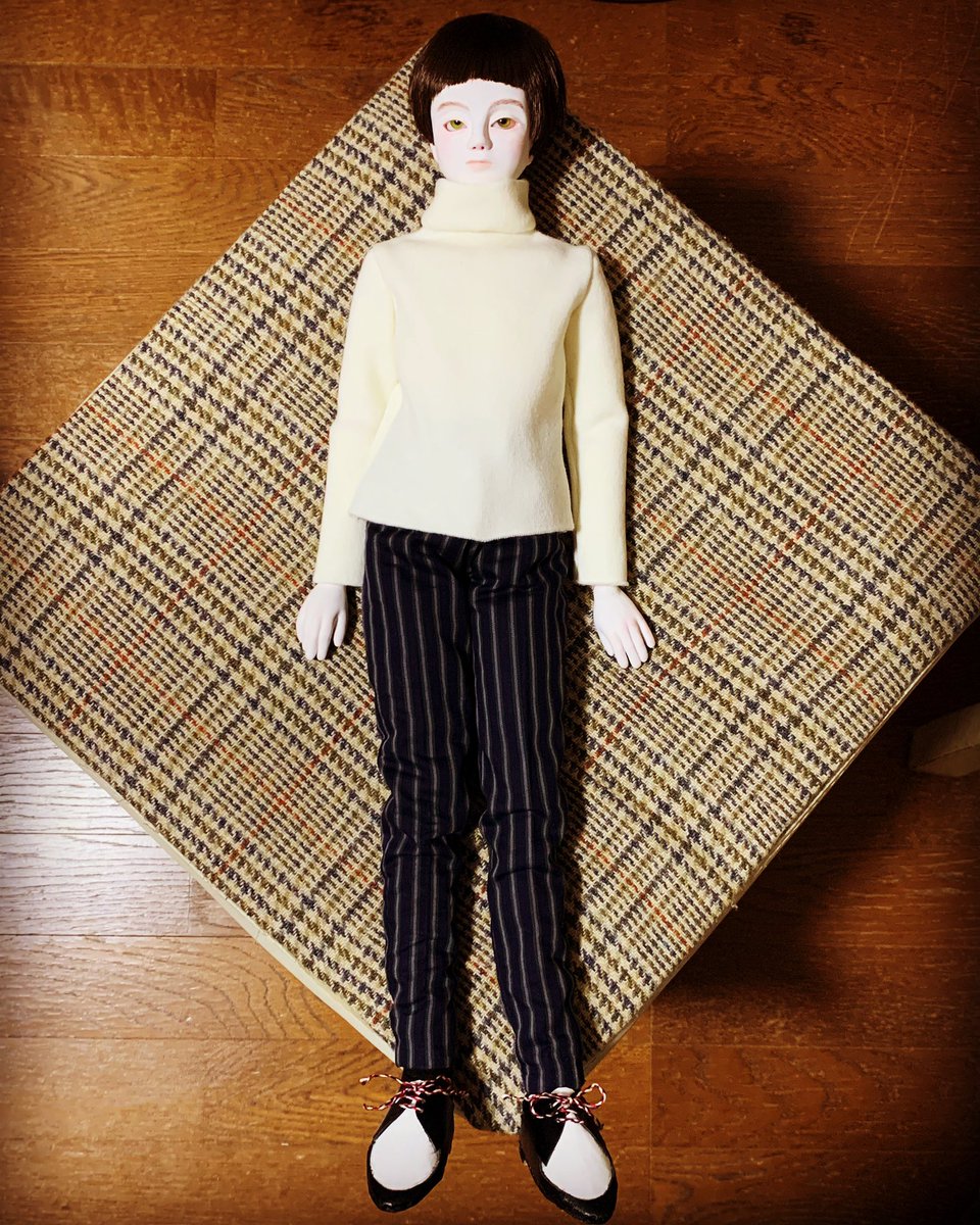 #球体関節人形
#doll 
#dollart
#dollartist 
#boy 
#mods 
#londoneye 
#turtleneck 
#modsuit 
#modshoes 
#regimentalstripes 
#sewing
#wip