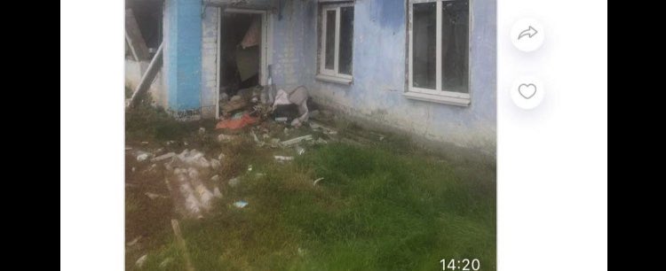 MargoGontar's tweet photo. Thank you all who continues to text me abt warm clothes to send to Ukraine from Norway❤️I will get back to you soon if I haven’t already.Thank you for your kindness❤️ and as for what is needed - this is how homes look now in areas liberated from russia😞so everything is needed❤️‍🩹 https://t.co/W2NkbVeAEN