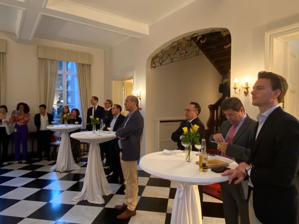 RGrangui's tweet photo. Anoche despedimos a las delegaciones de @InvestFlanders @AWEX_Belgium y @Brussels_hub que van a México en misión comercial. Mucho interés en Bélgica en las oportunidas en México en materia de comercio e inversión. Mucho éxito en este viaje importante para México y para Bélgica. https://t.co/KzuAiMojQG