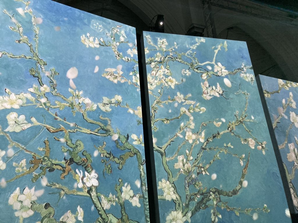 We had a brilliant time <a href="/VanGoghAliveUK/">Van Gogh Alive UK</a> <a href="/RegencyYorks/">Regency Hall</a> today  #VanGoghAliveBradford