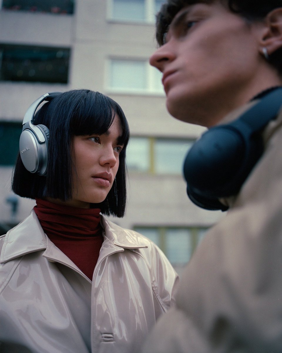 alexkibb_'s tweet photo. Bose headphones shot on #120film https://t.co/dPaUp8BOGz