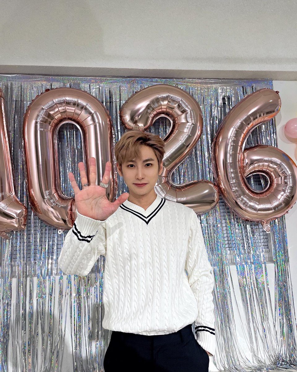 isaacvkm_1212's tweet photo. IN2IT is finally 5 years old now hahaha #HAPPYIN2ITDAY 🐵🐵🐔🐶🐶🐷 

#IN2IT #인투잇 #IsaacVkm #邬凯名 #아이젝 #HAPPYIN2IT5THANNIVERSARY #투투들5주년추카해용다애기아기야나빼고  #BolehTahanBaIN2ITDah5TahunTapiMasihBabyLagi #我们的兔兔们5周年快乐虽然5岁了可是在我心里全都是小孩哈哈 https://t.co/qEhkYEsmIe