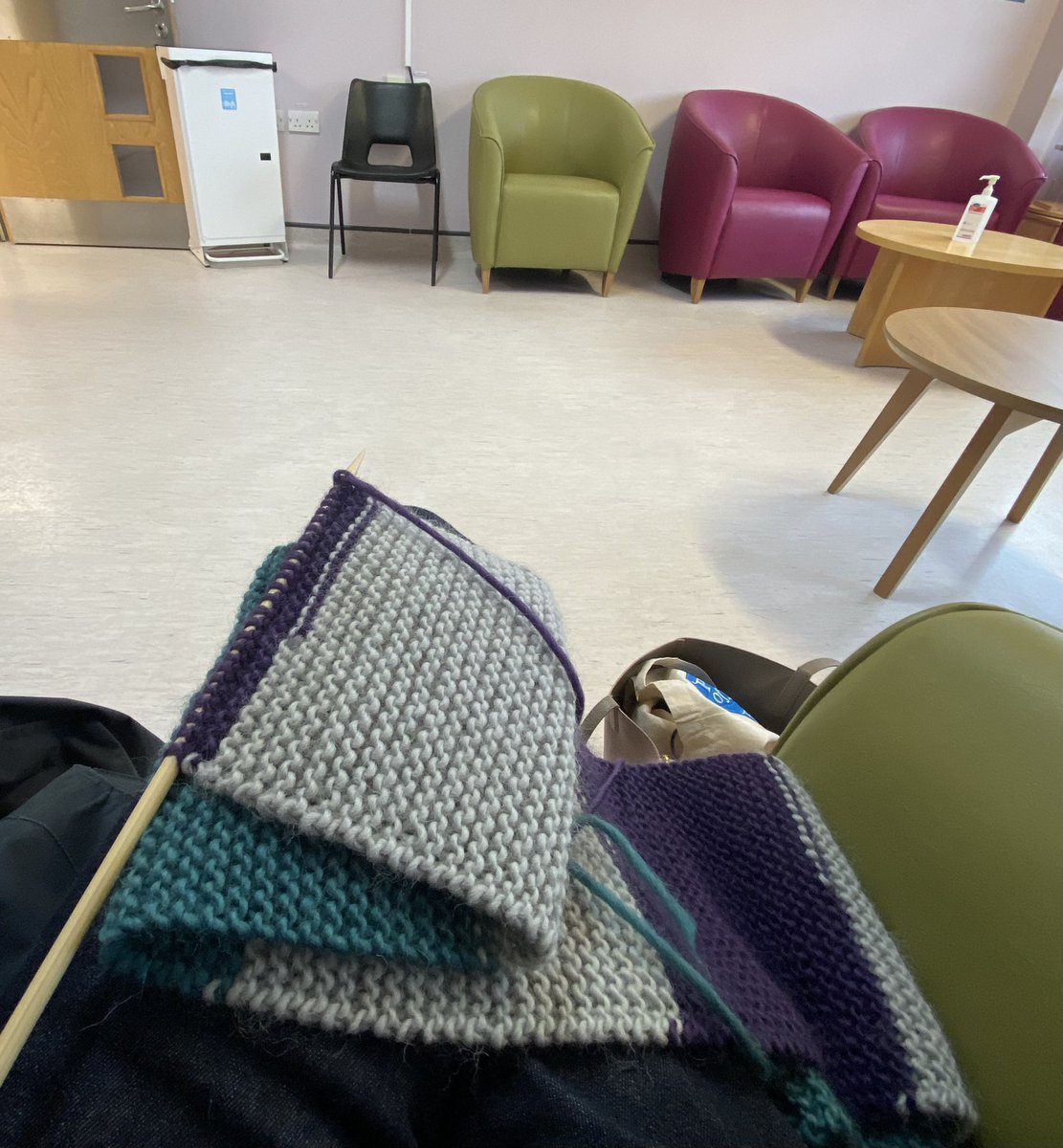 SunshineScot's tweet photo. Waiting to be called for treatment 11 of 14 (or 19 of 22 if you count the pre-surgical chemo). #AmKnitting #DistractionTechnique https://t.co/CVLmMx9cjz
