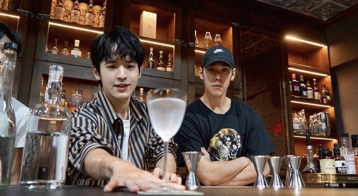 RjHtcp's tweet photo. #MyToothYourLove
#我的牙想你
Alex X RJ
#barclass🍸🥂🥃
#boysloveasian
#boysloveseries https://t.co/2KwoTjcreU