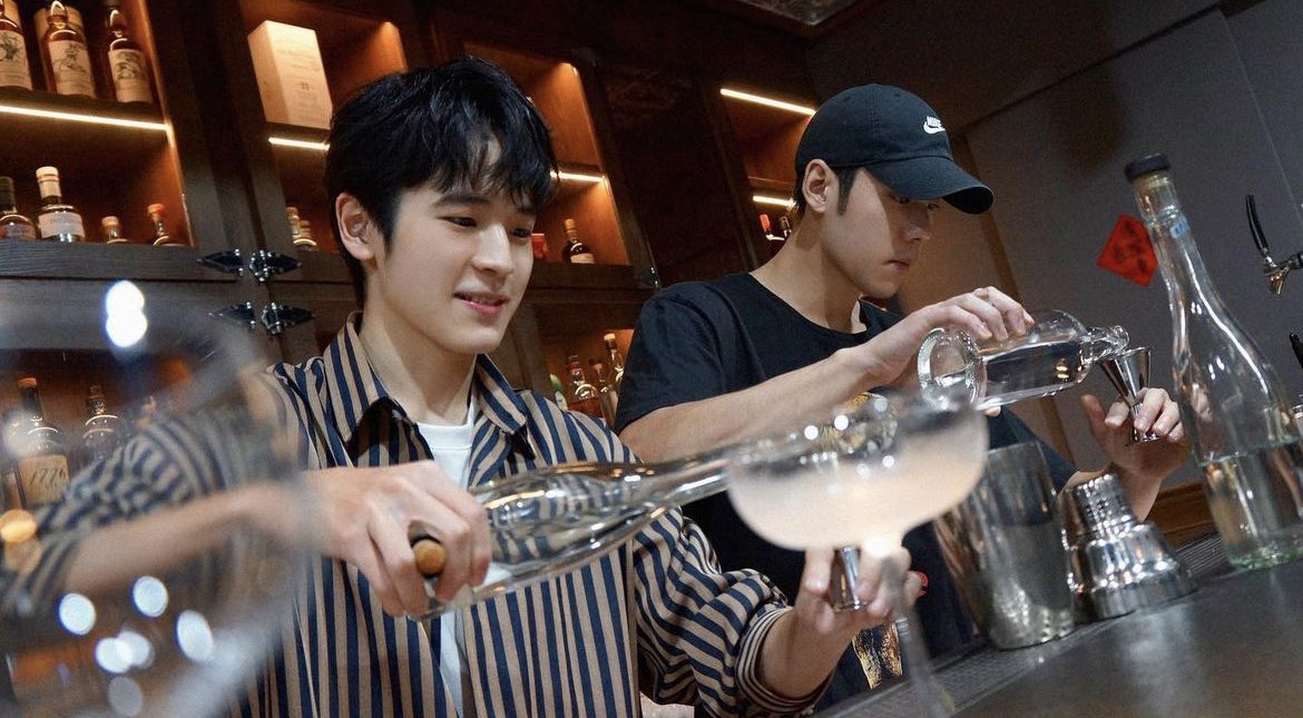 RjHtcp's tweet photo. #MyToothYourLove
#我的牙想你
Alex X RJ
#barclass🍸🥂🥃
#boysloveasian
#boysloveseries https://t.co/2KwoTjcreU