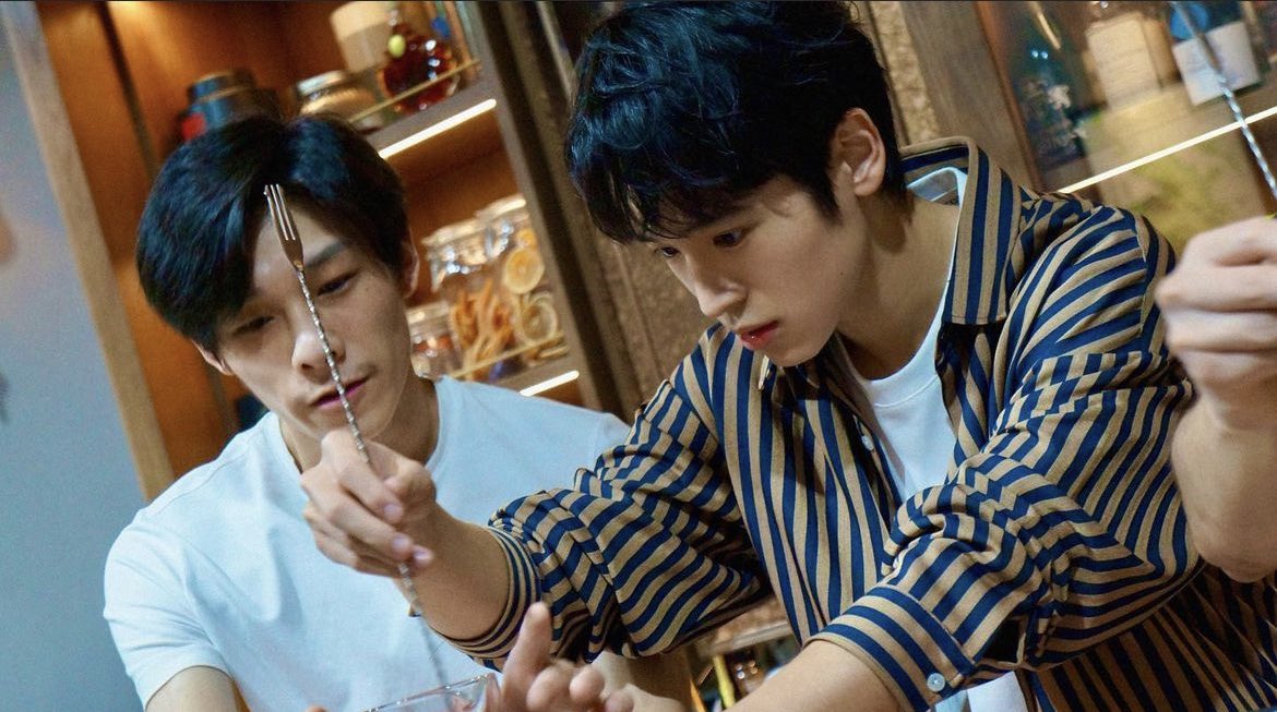 RjHtcp's tweet photo. #MyToothYourLove
#我的牙想你
Alex X RJ
#barclass🍸🥂🥃
#boysloveasian
#boysloveseries https://t.co/2KwoTjcreU