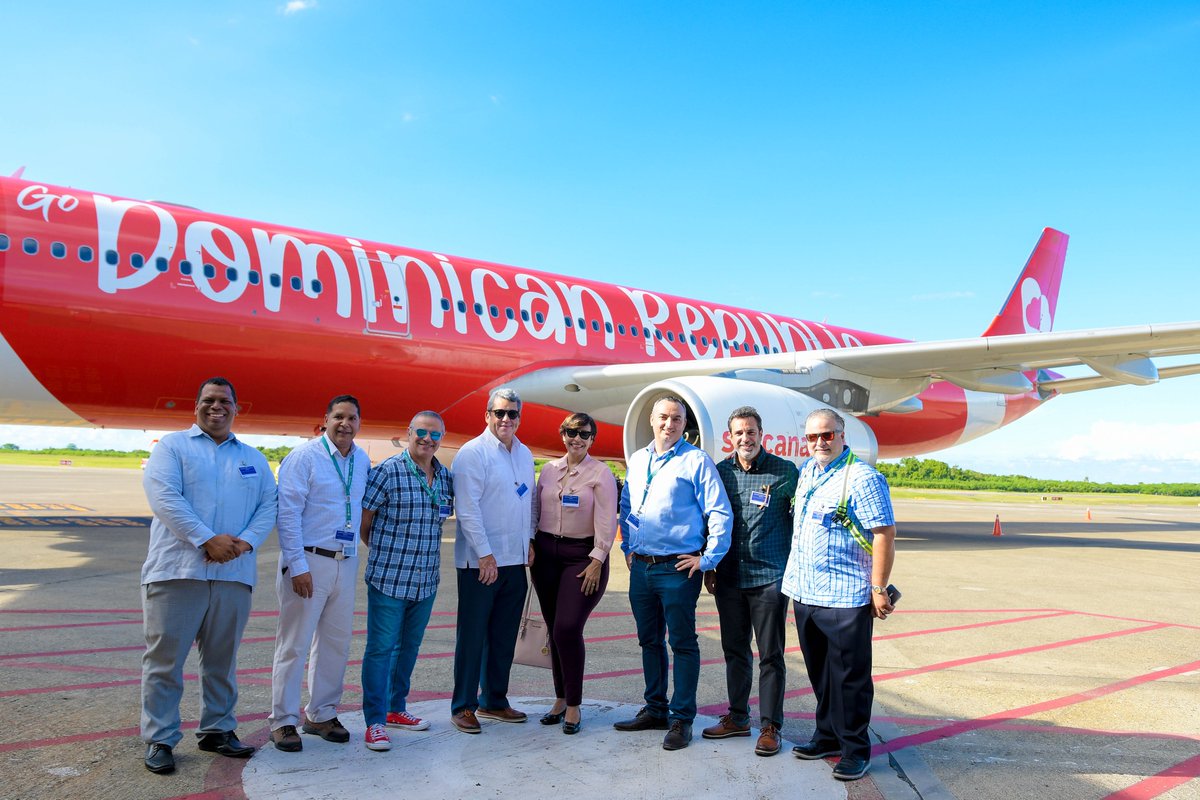 skycana's tweet photo. La familia de #SkyCana reboza de felicidad al recibir un nuevo miembro, la aeronave Airbus A330-300 con matrícula maltesa 9H-SMI y con el livery “Go Dominican Republic”. Somos la primera empresa aérea dominicana en operar una aeronave de esta categoría. ✈ https://t.co/CEIb4UBCtn
