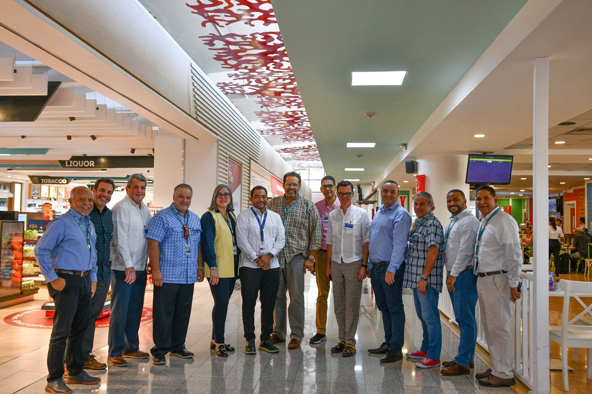 skycana's tweet photo. La familia de #SkyCana reboza de felicidad al recibir un nuevo miembro, la aeronave Airbus A330-300 con matrícula maltesa 9H-SMI y con el livery “Go Dominican Republic”. Somos la primera empresa aérea dominicana en operar una aeronave de esta categoría. ✈ https://t.co/CEIb4UBCtn