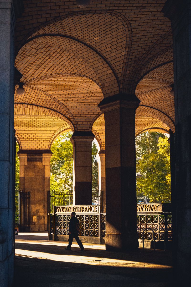 manolobrown's tweet photo. That fall morning light 🤙🏼 #streetphotography https://t.co/aLOn7gDPIf