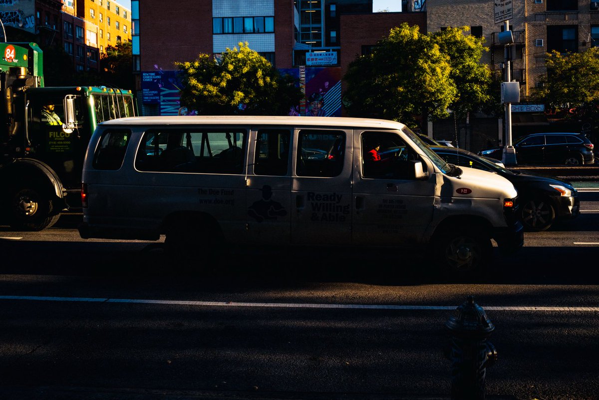 manolobrown's tweet photo. That fall morning light 🤙🏼 #streetphotography https://t.co/aLOn7gDPIf