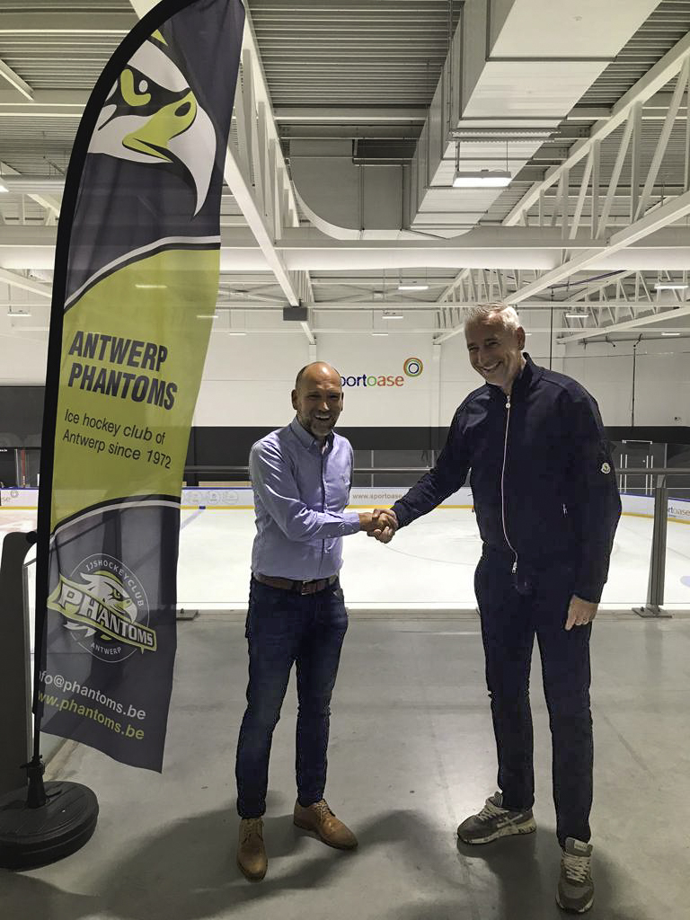 #ANTWERPPHANTOMS (@antwerpphantoms) on Twitter photo Antwerp Phantoms wordt Sportoase Antwerp Phantoms! phantoms.be/nieuws/sportoa…
<a href="/sportoase/">Sportoase</a> <a href="/rbihf/">RBIHF</a> <a href="/FaceOffNL/">Face-Off.nl | 100% IJshockey</a> <a href="/hlnsport/">HLN Sport</a> <a href="/gvasport/">GVA Sport</a> <a href="/nieuwsbladsport/">Nieuwsblad Sport</a> <a href="/atvbe/">atv.be</a> <a href="/SportingA_/">Sporting A</a> Antwerp Phantoms wordt Sportoase Antwerp Phantoms! phantoms.be/nieuws/sportoa…
<a href="/sportoase/">Sportoase</a> <a href="/rbihf/">RBIHF</a> <a href="/FaceOffNL/">Face-Off.nl | 100% IJshockey</a> <a href="/hlnsport/">HLN Sport</a> <a href="/gvasport/">GVA Sport</a> <a href="/nieuwsbladsport/">Nieuwsblad Sport</a> <a href="/atvbe/">atv.be</a> <a href="/SportingA_/">Sporting A</a>