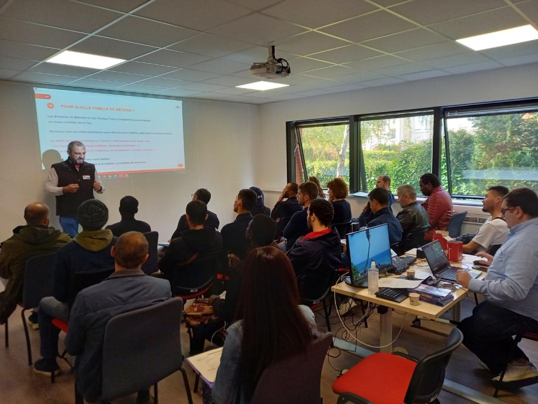 AureliePellardi's tweet photo. Rencontre de nos partenaires du BTP et decouverte du secteur et des formations sur le forum BTP @AFPA_IDF @GRETA_VdO @FFB95 @FRTPIDF @ConstructysI #missionlocale #capemploi #cfaermont #forumformation #polemploi https://t.co/fv3gex6sud