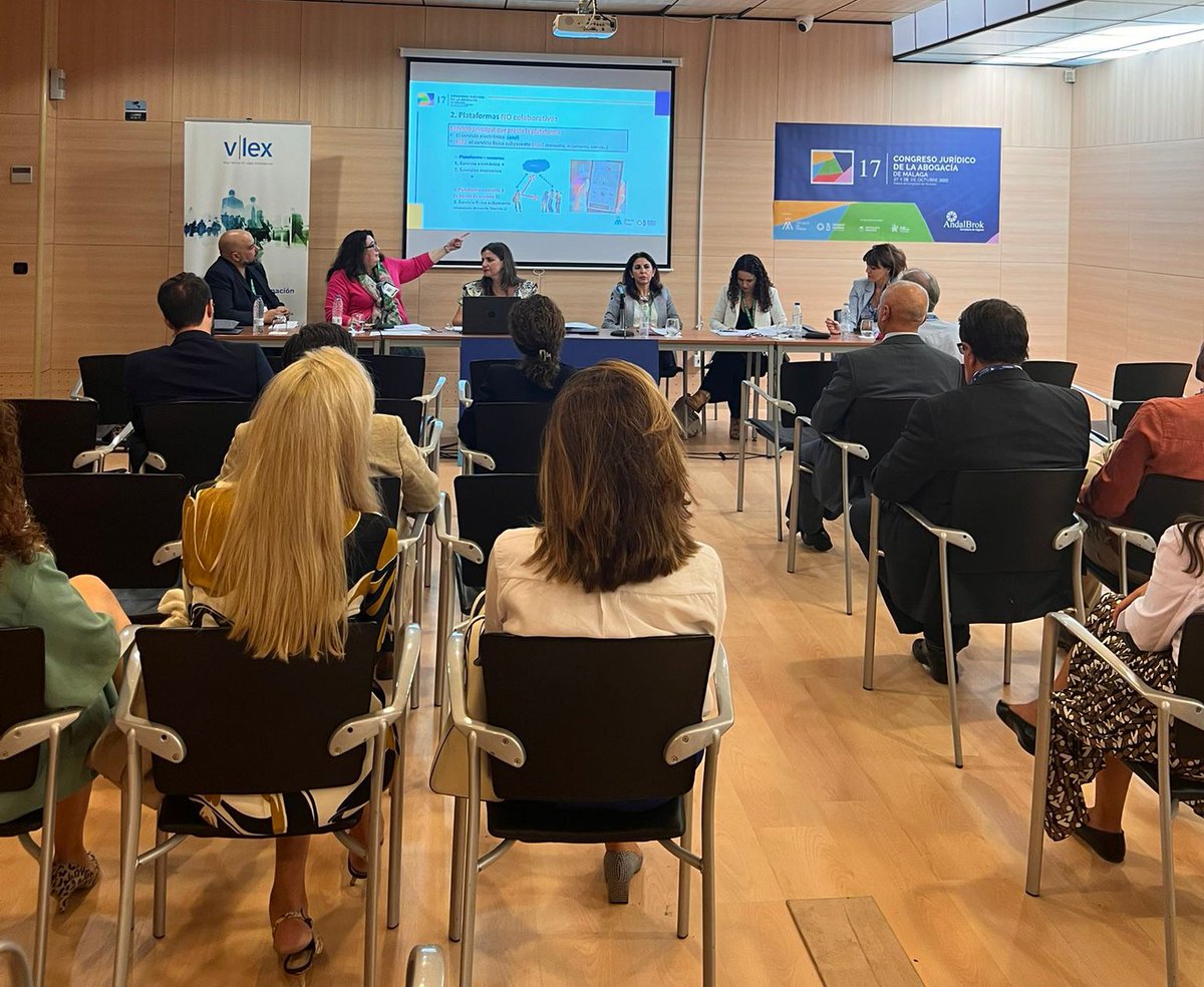 AbogaciaMalaga's tweet photo. #17CongresoAbogaciaMLG, #PanelExpertos de @AndalBrok
#Turístico ¿Cómo se distribuye la responsabilidad en la
contratación con plataformas turísticas como #Booking o #Airbnb?
Con las profesoras de @UA_Universidad Nuria Fernández y
Pilar Montero, @rosaguirado y @JuanJoBande_Com https://t.co/CA0cYdsqab