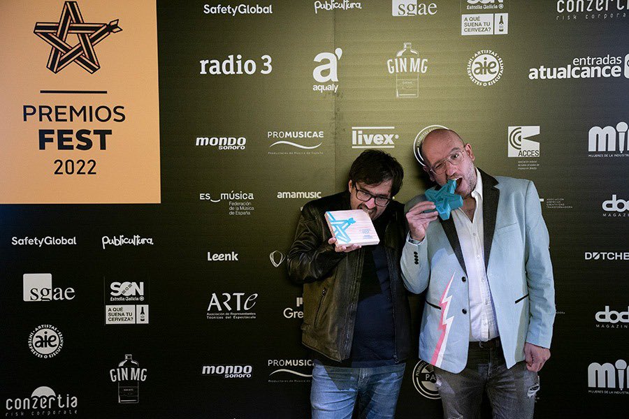sonoramaribera's tweet photo. Estamos con un poquito de resaca  emocional (y de la otra igual también) por la noche vivida ayer en los #PremiosFest. 

Gracias por hacer posible que nos lleváramos todas estas distinciones: https://t.co/nPyszP3GJE