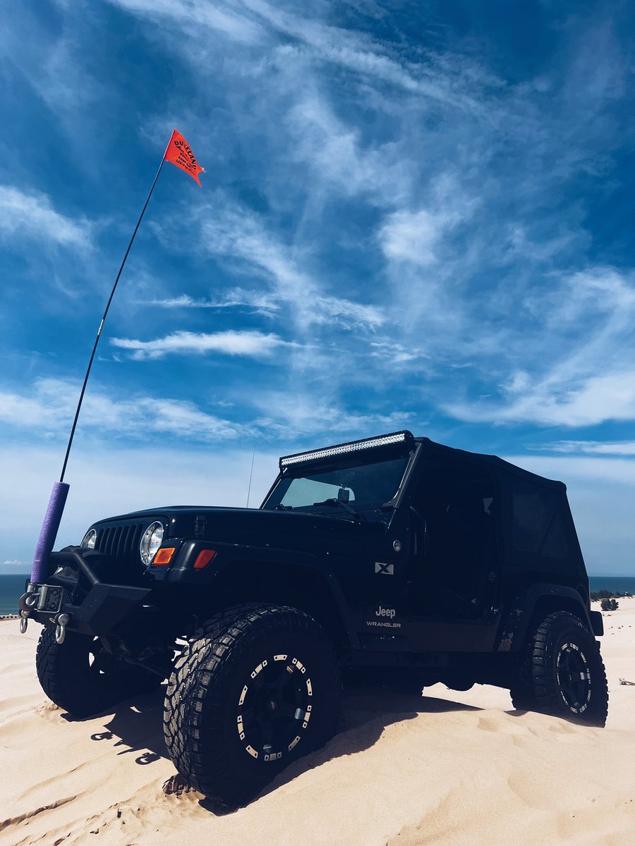 chelsseeaaac's tweet photo. guess it’s time for some updated jeep pics ☀️🌊🤘🏼 https://t.co/kk3AvUTlJc
