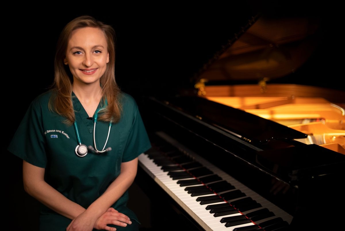 The Piano Doctor will be one of the performers at RAMM Lates - 11 Nov! Dr Jess Duckworth studied Music and Medicine exploring the healing powers of music led her to make music encouraging the listener to de-stress. More info and tickets > rammuseum.org.uk/whats-on/ramm-… #pianodoctor