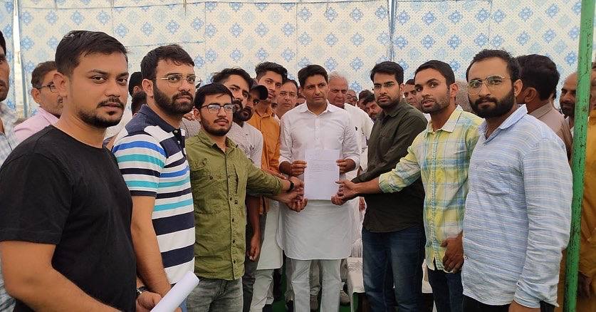 pawanka59123699's tweet photo. @DeependerSHooda @BhupinderShooda 
#hisar #haryana_agriculture_university

#ADO #justice_for_ADO_aspirants @mlkhattar https://t.co/ABpWUWCQDY