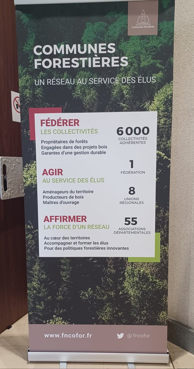 W_Lombardet's tweet photo. Ravi de participer l'#AG @fncofor dans la salle des séances de la @bfc_region, ravi aussi des partenariats renouvelés avec l'#URACOFOR et #FIBOIS #BFC avec les enjeux #biodiversite #development #ENR #biomasse #decarbonisation #usages ... https://t.co/fo5cNrEbM8