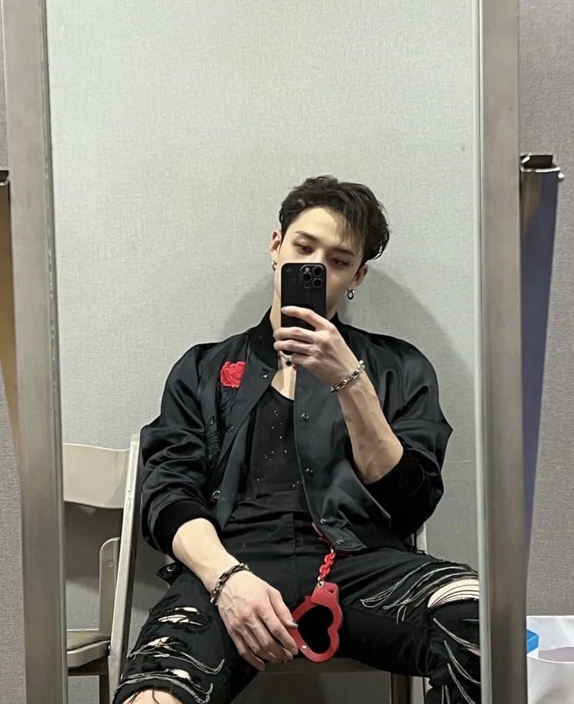 eqlios's tweet image. bangchan &amp;lt;3  B A N G C H A N !! bangchan ♡ !! ☆ bangchan ! ♡ bangchan !! &amp;lt;3 b a n g c h a n ?! ♡ B A N G C H A N ♡ !?  bangchan :D  BANGCHAN &amp;lt;3  bangchan !!  bangchan !! &amp;lt;3