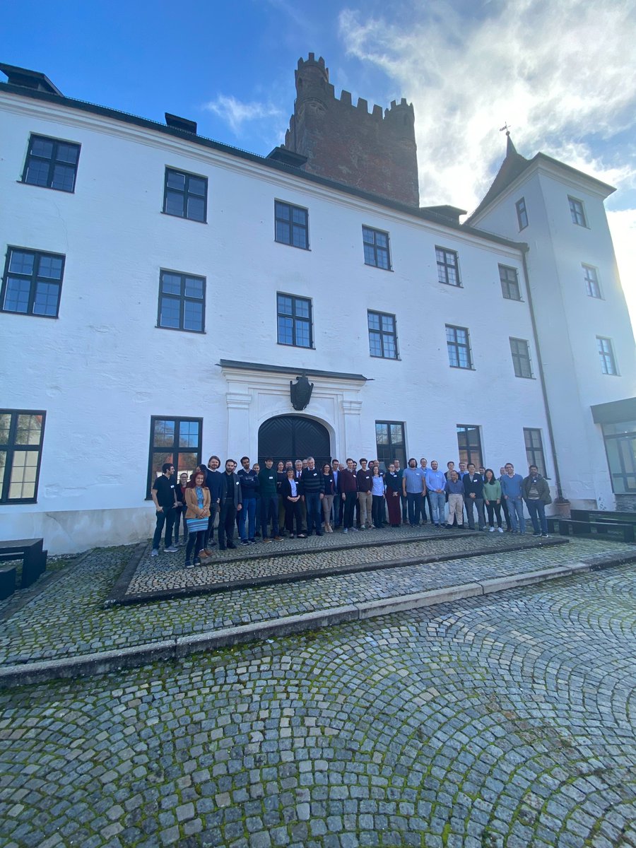 Axel Groß tweet media