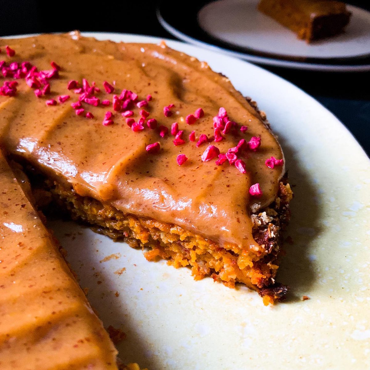 dailystews's tweet photo. Hey cycling People, Get faster with cake 🧁✨ I have great news for you: The Cake Cookbook is my new book, ONLY with cakes designed for riding and racing🧁🚴🚴♀️⚡️✨ check it out here: https://t.co/6ywr2rpcjT #portables #cakesforracing #thecakecookbook #cake #hannahgrant https://t.co/OSMjlDK1WL