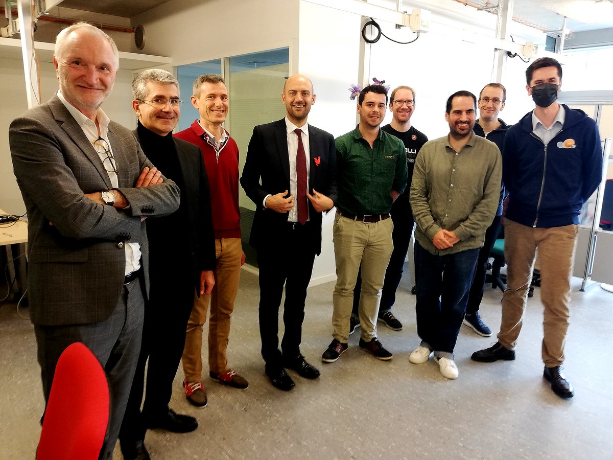 sklearn_inria's tweet photo. The #French Minister for #Digital Transition @jnbarrot and @ReVe6el visited us today to showcase how @Inria and the @scikit_learn community are succeeding to build a widely used #OpenSource framework meeting industrial requirements. @Economie_Gouv @Inria_Saclay https://t.co/RcjjK6xPMt