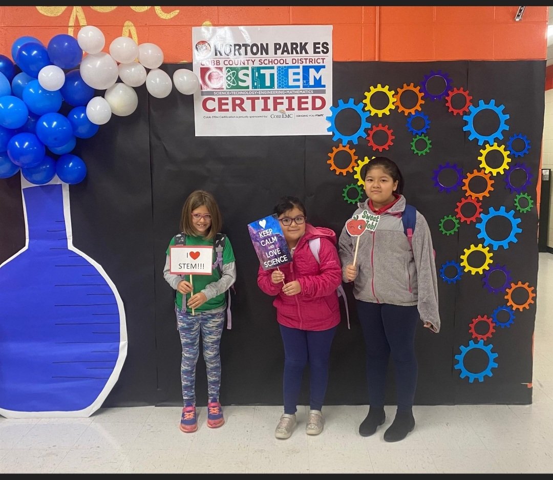 The emotions are still high!! Stem certification picture booth to capture the moment. @NPKPrincipal @KrystalTeaches
@cobbscience @NpkStem @STEMcobb