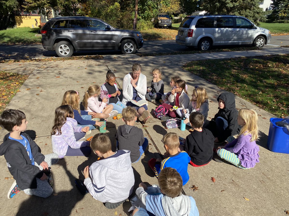 KymHarjes's tweet photo. One of our โจfavoriteโจ times of day ~ sitting in the sunshine, listening to a great book ๐ Thanks for capturing this moment @3DMHopewell โค๏ธ #readaloudeveryday https://t.co/aI2FlINyr6