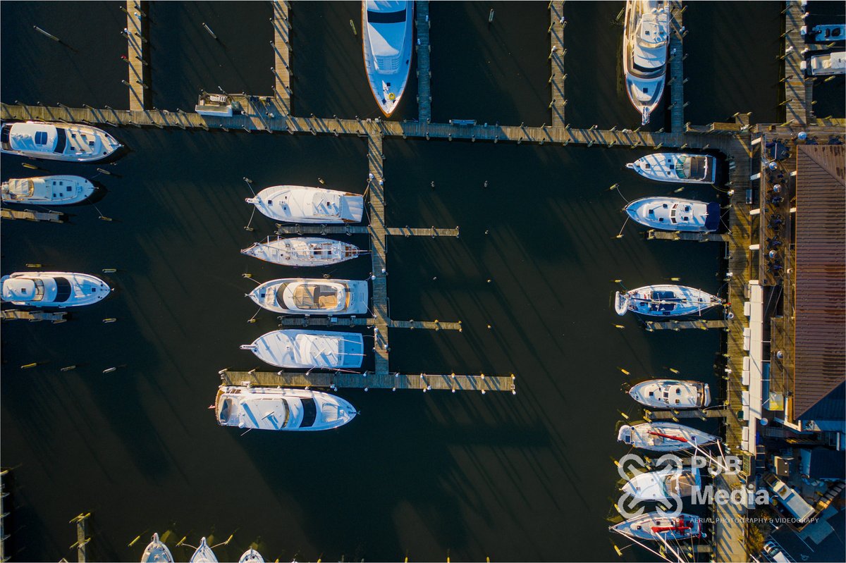PJB_Media's tweet photo. The Annapolis Yacht Club in Annapolis, Maryland

#Annapolis #Maryland #YachtClub #visitAnnapolis #boats #marina #dronephotography #drone #aerialphotography #aerial #DJI #DJIMavic2Pro #dronestagram

https://t.co/XHUFNTRaGu https://t.co/Rm0Htrp57Q