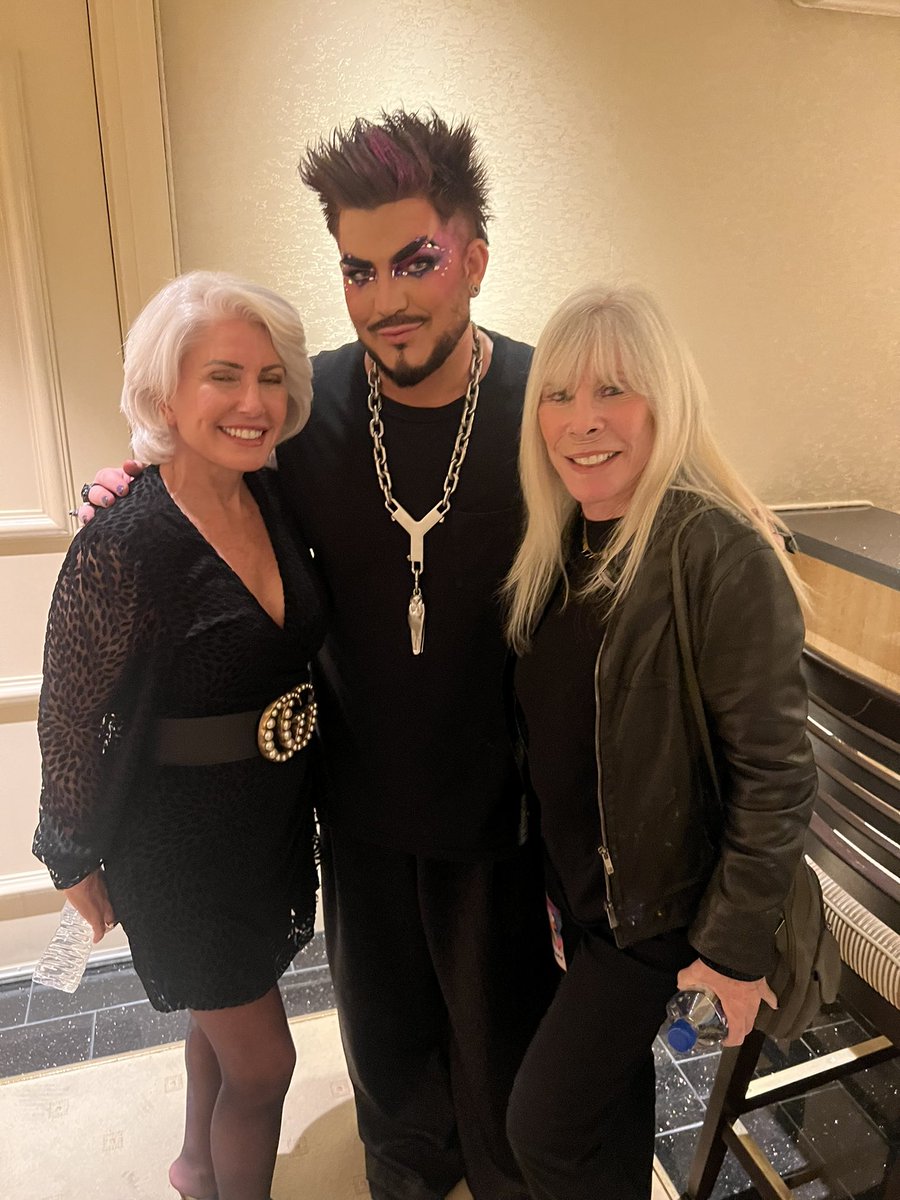 johnnykats's tweet image. Sweet reunion scene from last night. Anita Mann of @FantasyLuxor cast @adamlambert as a contracted performer on Holland America in 2001, when he was 19. They were thrilled to chat after last night’s show @WynnLasVegas. Great to meet his mom, Leila, too. #RJNow @reviewjournal
