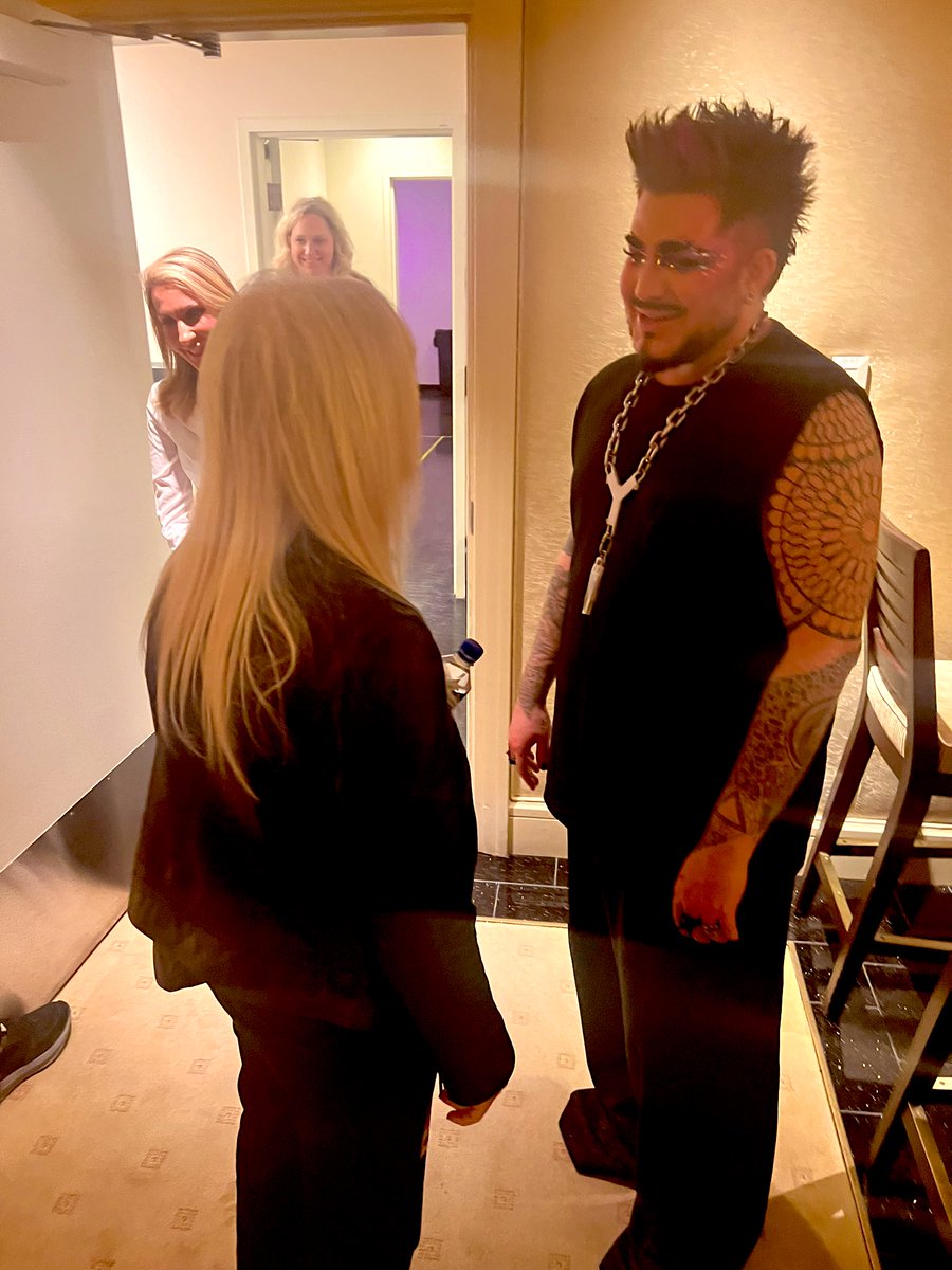 johnnykats's tweet image. Sweet reunion scene from last night. Anita Mann of @FantasyLuxor cast @adamlambert as a contracted performer on Holland America in 2001, when he was 19. They were thrilled to chat after last night’s show @WynnLasVegas. Great to meet his mom, Leila, too. #RJNow @reviewjournal