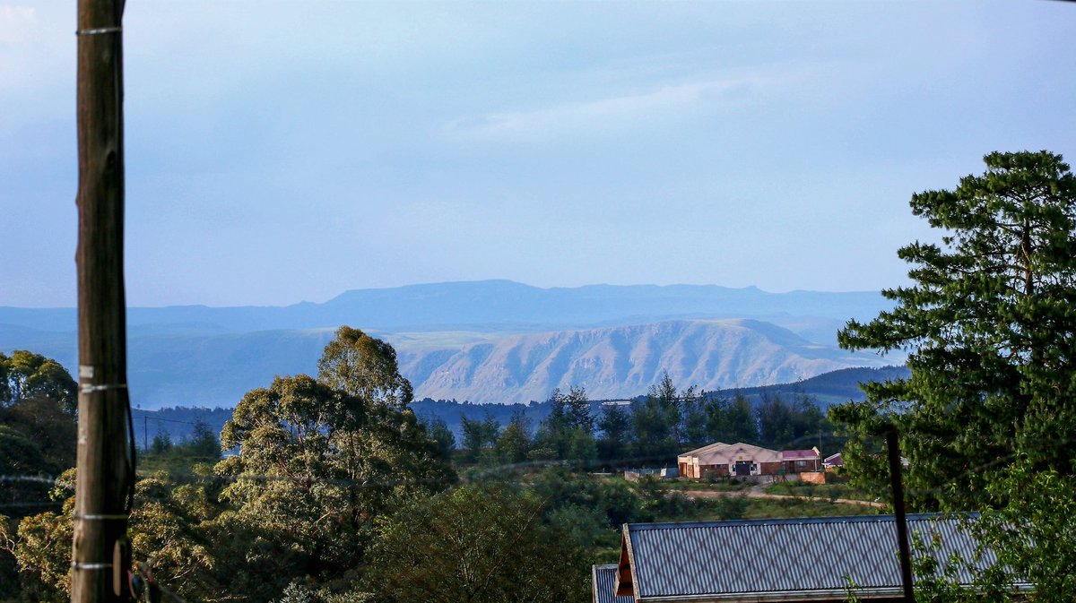 ⛰There's always light at the end of the tunnel, it just takes courage to keep your eyes open in the dark.
 
📌Bulwer, #BulwerKZN

#KZNhasitall #KZNOpen4Travel #Drakensberg #TravelChatSA #SouthernDrakensberg #KwaZuluNatal  #SouthAfrica