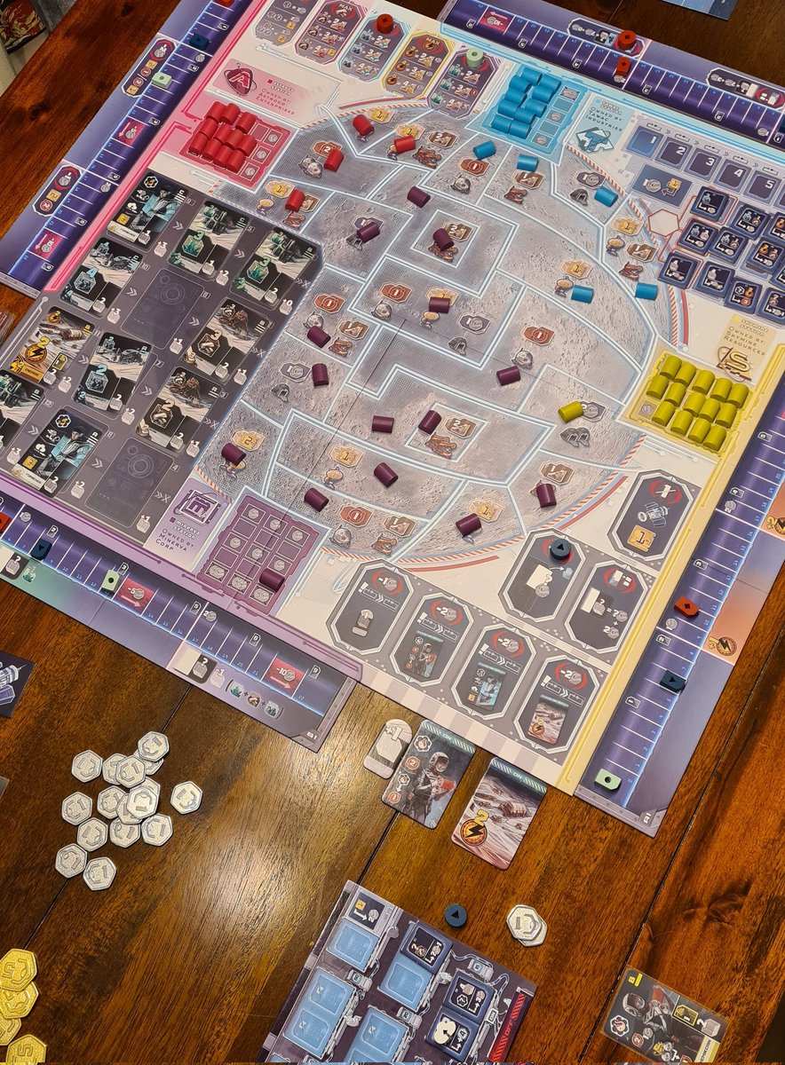 BoardgameLord's tweet photo. Die Rescourcen auf dem Mond werden langsam rar #Skymines aber die Crypcoins fließen.

@pegasusspiele @DeepPrintGames https://t.co/u7MK4Nwkq6