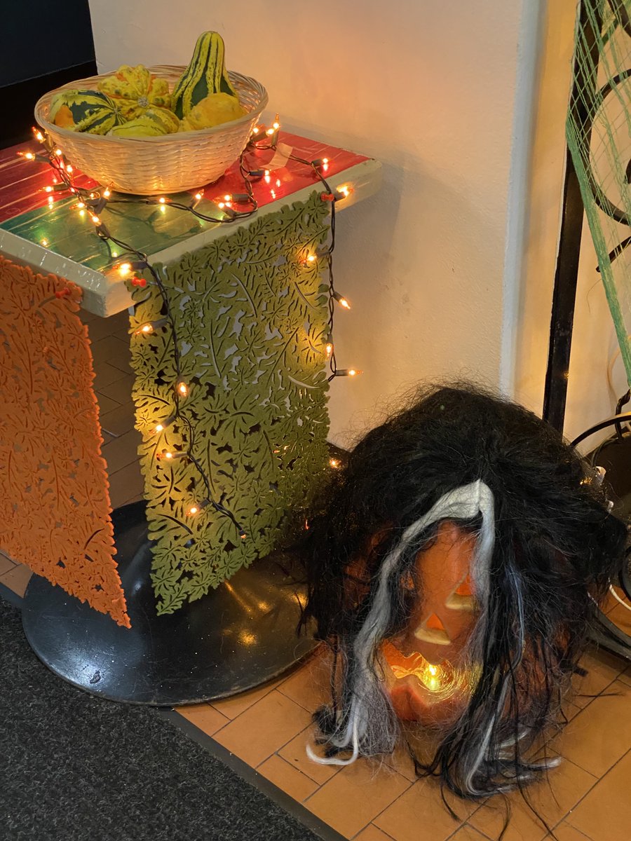 GreenwinTALKS's tweet image. Are you decorating this Halloween? Our sites sure are! Check out 80 Cosburn's creepy crawlers! 

Don't forget, it's not too late to enter our Halloween resident costume contest. #halloween #lobbydecor #propertymanagement #contest