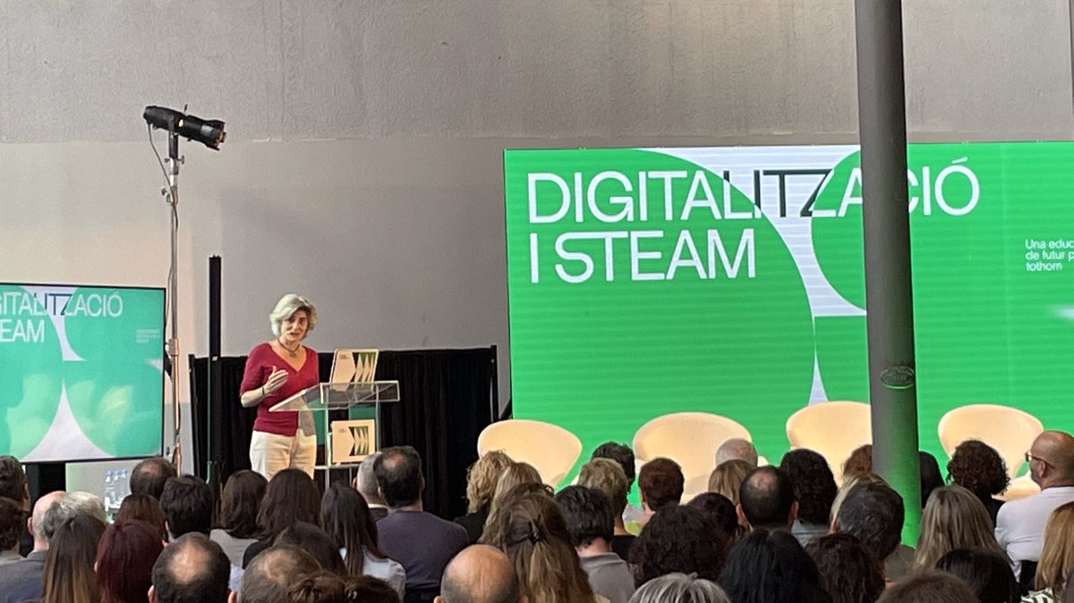 Merce_G's tweet photo. Presentació del Pla de Digitalització i STEAM. Una educació de futur per a tothom @educaciocat @MNACTEC #digitalitzacio #steam #ecosistemadigital #docents #cdd #DigComEdu @argeturv @JoanCuevas @kpeiro https://t.co/CffoV669HK