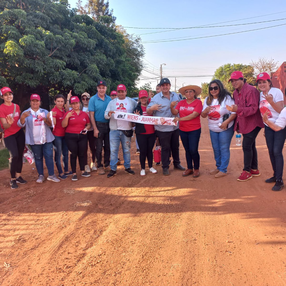 Edithmkt1's tweet photo. Se camina! #WiensPresidente #DrArturoUrbietaDiputado #LizMezaGobernadora https://t.co/Ua0e2qsf01